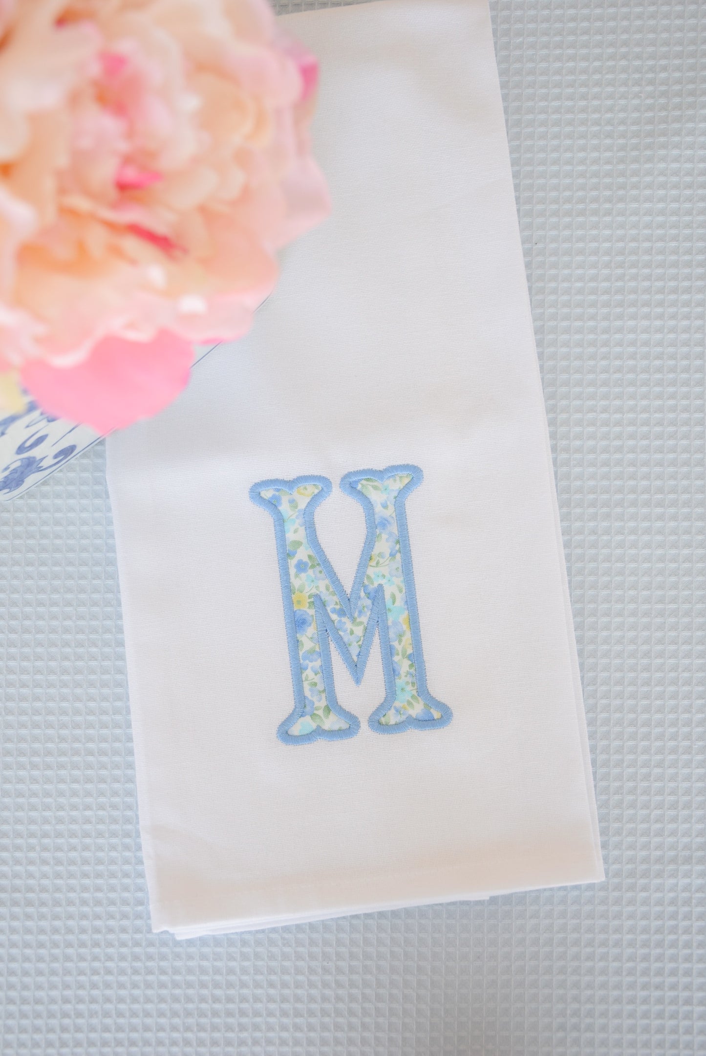Serviette à mains brodée décorative